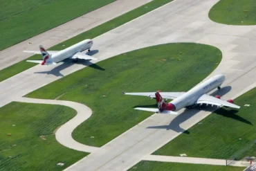 British-Airways-Virgin-Atlantic-London-Heathrow-1024×683