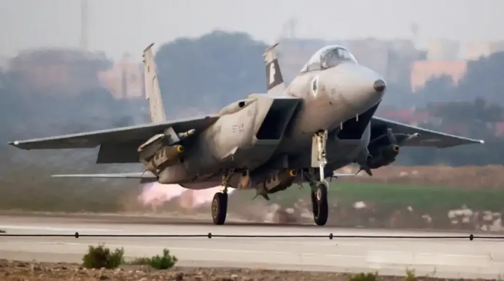 Israeli Air Force F-15 fighter jet taking off 