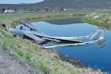 US Air Force F-15D fighter jet crashed into a ditch during landing