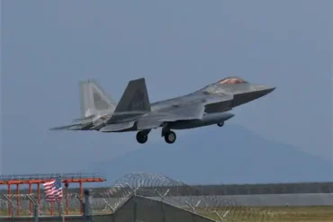 Arrival of 12 US F-22 stealth fighters at west Japan base