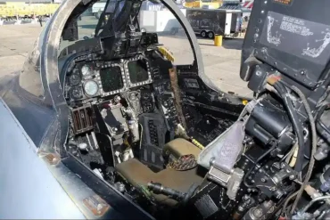 Inside the Roaring Cockpit: How Noisy Is It Inside a Fighter Jet