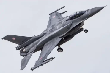 f 16 vs su 27