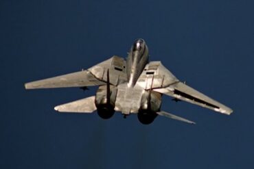 f-18 glide ratio