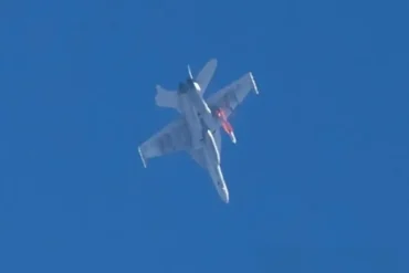 The F/A-18 Super Hornet and SM-6 Integration: A New Era of Naval Air Superiority f-18 with sm-6