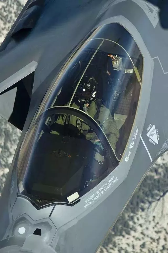 Pilot's view from F-35 HMDS showing 360-degree IR imagery overlay