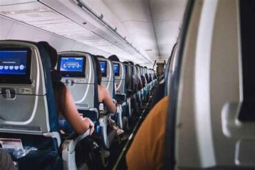 Difference Between Charter Flights and Scheduled Flights