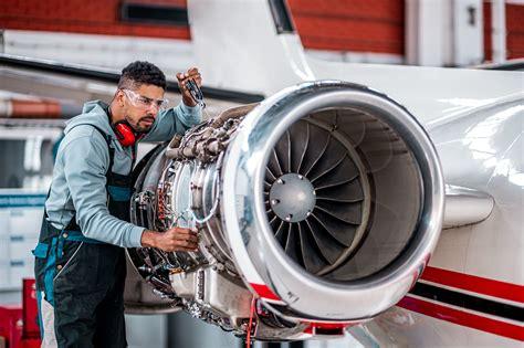 AVIATION MECHANIC ENTRY LEVEL SALARY visual data 2