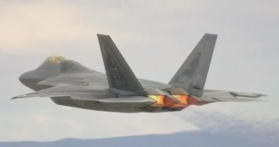 F-22 Thrust Vectoring: The Technology Behind Its Air Superiority - Bolt ...