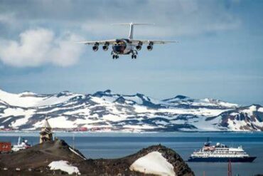 Fly to Antarctica from Chile: The Ultimate Guide to Air-Cruise Expeditions from Punta Arenas Fly to Antarctica from Chile: The Ultimate Guide to Air-Cruise Expeditions from Punta Arenas