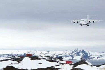 How to Fly to Antarctica: A Complete Guide for Air Travel to the White Continent