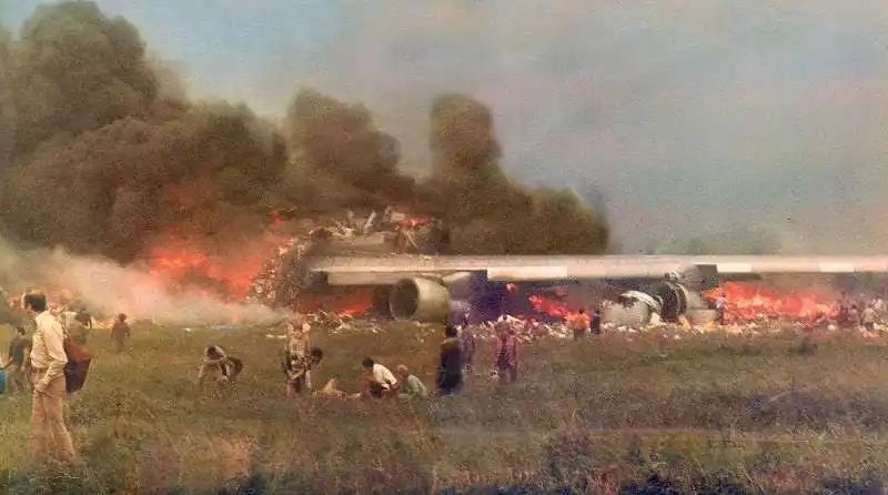 Robina van Lanschot: The Sole Survivor of KLM Flight 4805 in the Tenerife Disaster