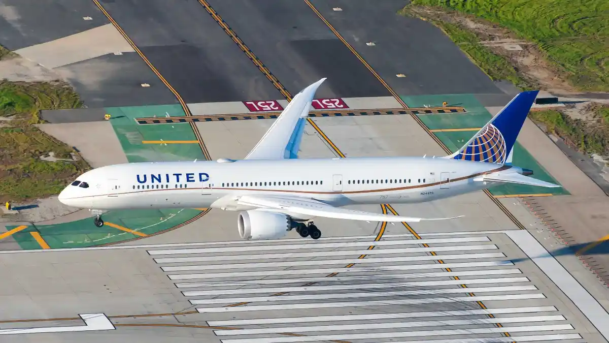 United Airlines Boeing 787-9 Dreamliner