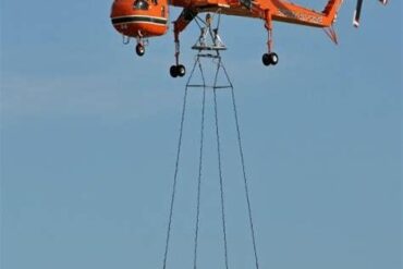 Aerial Cranes: The Precision Powerlifters of the Sky