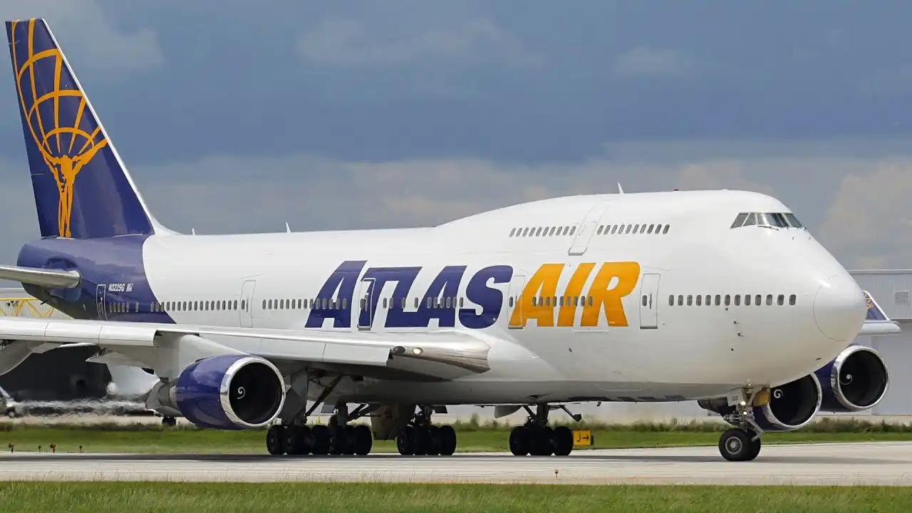 atlas air boeing 747 ready for nfl charter flight