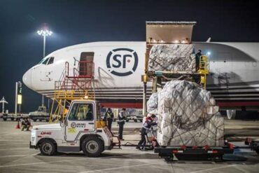 China-US Air Freight Slumps as 'De Minimis' Tariff Ends, Airlines Scramble to Reroute Capacity