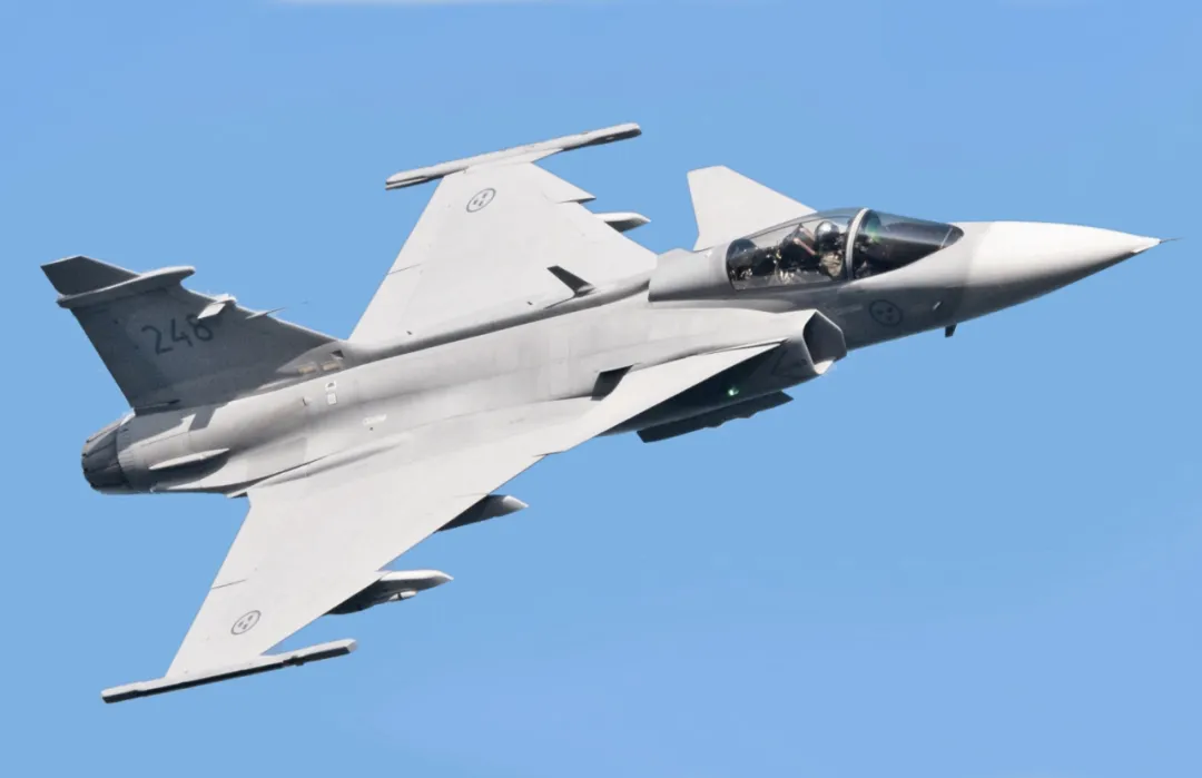 jas 39 gripen fighter jet in flight