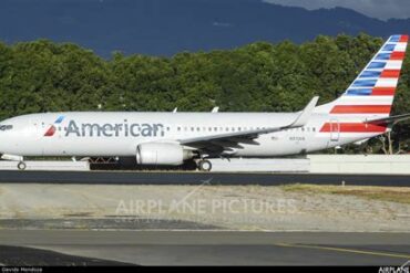 American Airlines 26-Year-Old Boeing 737-800 Makes Emergency Diversion to LAX En Route to Mexico City
