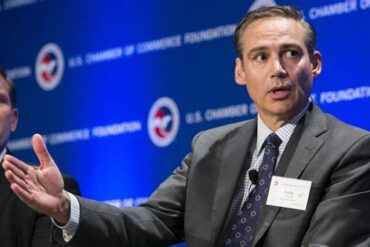 Boeing CEO Withdraws from Paris Air Show After Air India 787-8 Crash Kills 241