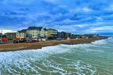 Bognor Regis Named Worst Seaside Town in UK: A Closer Look at the Misunderstood Gem Bognor Regis Named Worst Seaside Town in UK: A Closer Look at the Misunderstood Gem