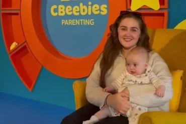 Couple Claims Ryanair Refused Boarding With Sick Baby Over Expired Passports and Demanded £490