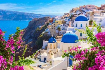 Explore Santorini This Summer: A Guide for British Tourists to Avoid €80 Fines