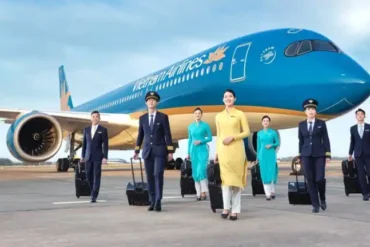 Four Pilots Grounded After Vietnam Airlines Boeing 787 Clipped Airbus A321 in Taxiway Collision at Hanoi Airport