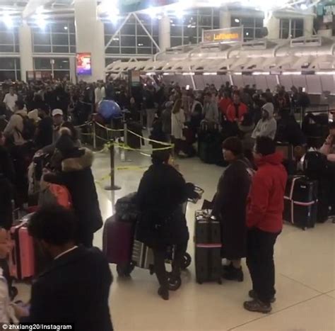 Stranded on the Tarmac: Frontier Leaves Passengers in Limbo for 6 Hours Before Cancelling Flight