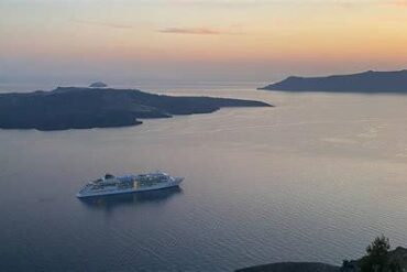 Greece on the Brink: Tourism Surge Overwhelms Fragile Islands, Ignites Fears of Cultural and Environmental Collapse