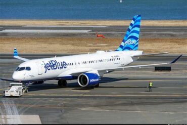 JetBlue Airbus A220-300 Veers Off Runway at Boston Logan, Triggers Ground Stop and FAA Response JetBlue Airbus A220-300 Veers Off Runway at Boston Logan, Triggers Ground Stop and FAA Response