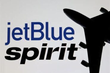 JetBlue Faces Investor Uncertainty as Top Shareholder Mulls Exit Amid Deepening Market Struggles