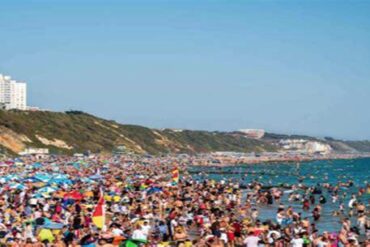Naples: The Rising Star of Summer Travel for US and Canadian Tourists Amidst Overtourism Crisis in Europe