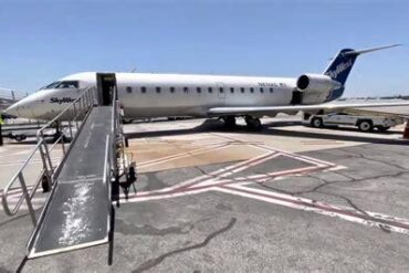 Near Collision at SFO: United Airbus A320 and SkyWest CRJ-200 in Alarming Close Call