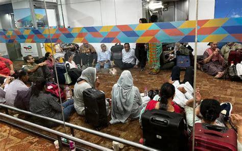 Passengers Endure 32-Hour Ordeal as Condor Flight Faces Multiple