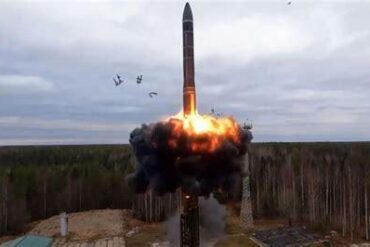 Russia Begins Mass Production of Oreshnik: Inside the Kremlin’s Most Lethal Hypersonic Missile Yet Russia Begins Mass Production of Oreshnik: Inside the Kremlin’s Most Lethal Hypersonic Missile Yet