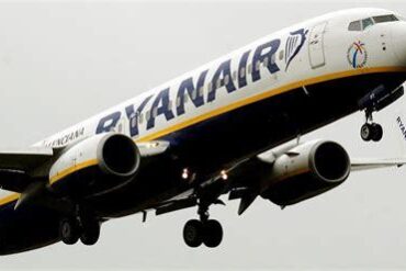 Ryanair and Aer Lingus Passengers Warned Over Seven Newly Banned Hand Luggage Items
