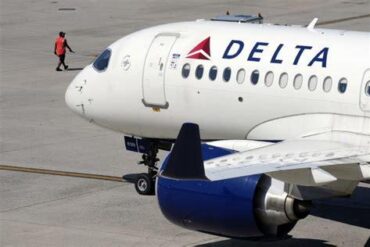 Severe Weather Chaos Triggers Over 800 Flight Disruptions Across US Hubs During Summer Rush