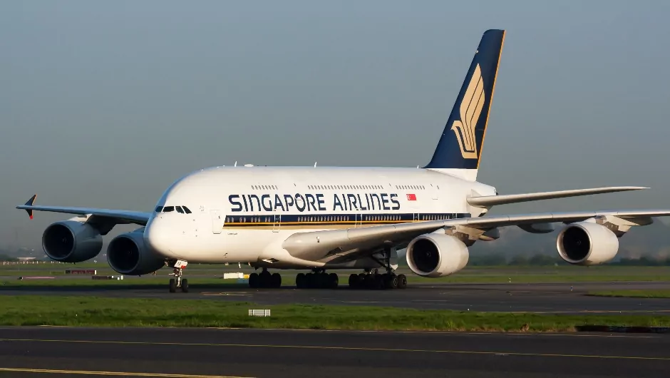 Singapore Airlines Strengthens Its Position Amid Rising Fuel Prices with Strategic Hedging Tactics