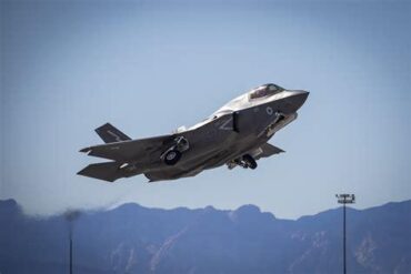 UK’s F-35A Fighter Jet Gamble: RAF Faces Critical Mid-Air Refuelling Shortfall