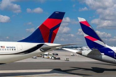 United Airlines, Delta, and LATAM Surge Ahead in Airline Sector with Soaring Earnings and Stock Market Momentum