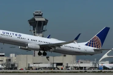 United Airlines Grapples with Widespread Flight Disruptions Across Major U.S. Hubs Amid Severe Summer Storms