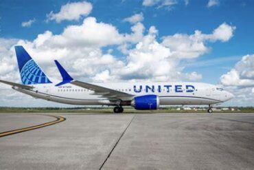 United Airlines Launches Historic Newark–Nuuk Route with Boeing 737 MAX 8