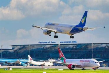 Vietnam Airlines Pilots Suspended Following Ground Collision at Hanoi's Noi Bai International Airport Vietnam Airlines Pilots Suspended Following Ground Collision at Hanoi's Noi Bai International Airport