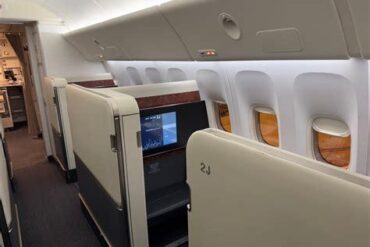 4 Hours in Korean Airlines 777-300ER Business Class: A Detailed Experience