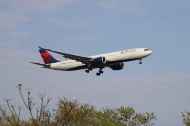 Delta Flight Faces Chaos at 37,000 Feet: 25 Hospitalized After Severe Turbulence Forces Emergency Landing in Minneapolis