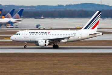 Air France Passenger's Water Request Escalates into Global Aviation Firestorm Over Privacy and Passenger Rights