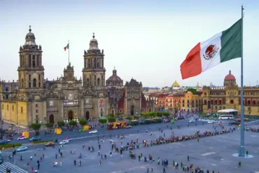 American Airlines Unwraps New Sun-Seeking Routes in 'Christmas in July' Expansion