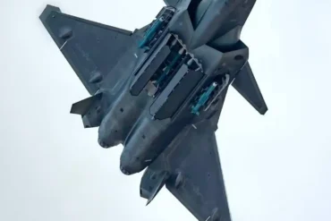 Chengdu J-20: Detailed Analysis of Compartment Doors, Guide Ways, and Missile Carriage Innovations