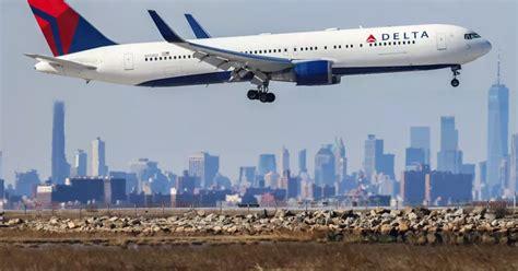 Delta Airlines Flight DL446 Makes Emergency Return to LAX After Mid-Air