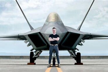Who Designed The F-22 Raptor, And Where Were The Fighter Jets Built?