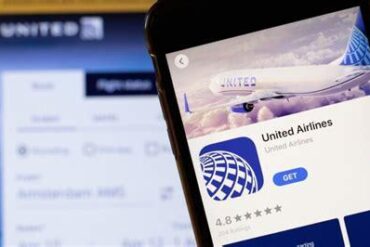 Frequent Flyer Sues United Airlines for $500,000 Over Summer Cancellations, Citing Staffing Failures